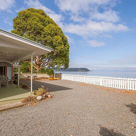 Lake Edge Cottage - Waitahanui Holiday Home Exteriör bild