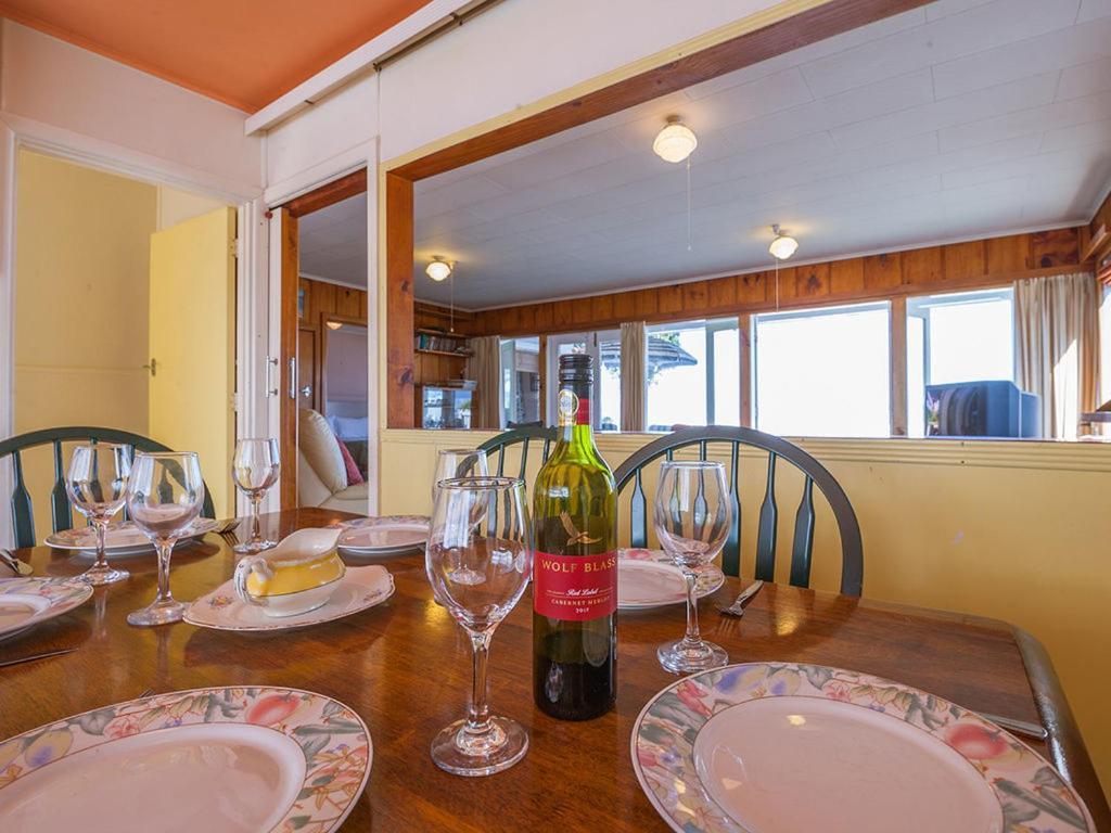 Lake Edge Cottage - Waitahanui Holiday Home Exteriör bild