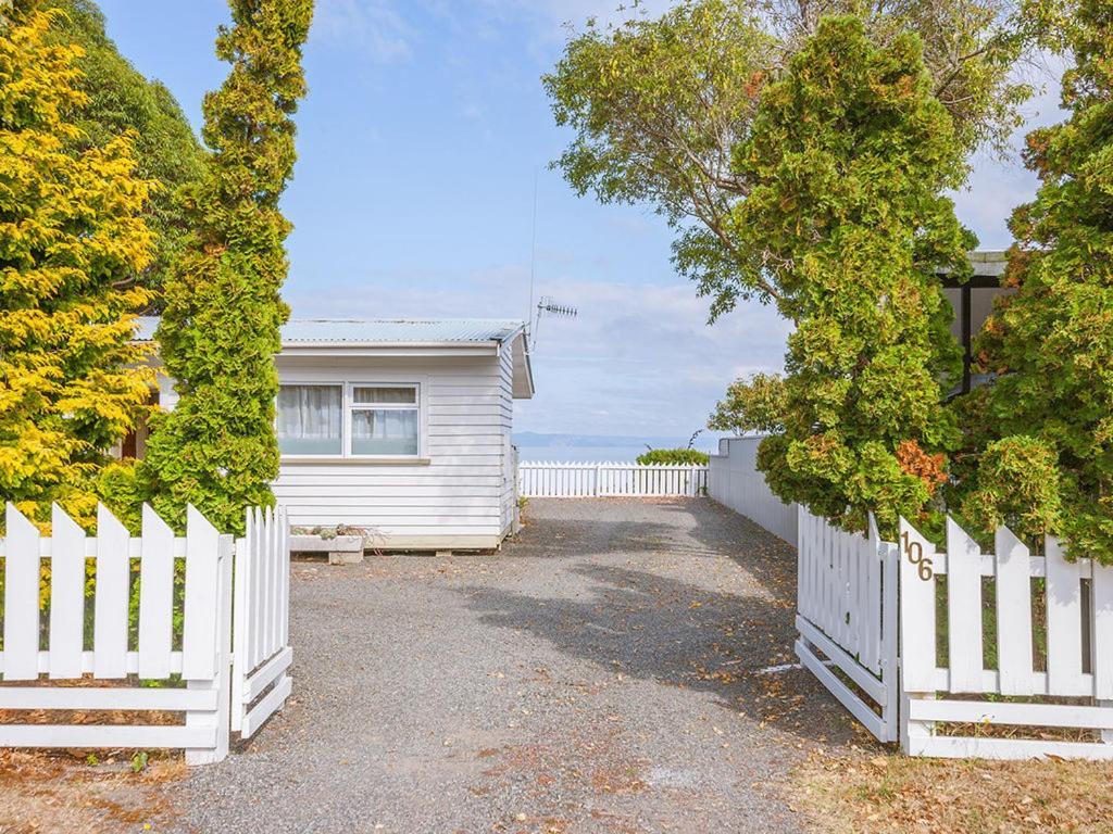 Lake Edge Cottage - Waitahanui Holiday Home Exteriör bild
